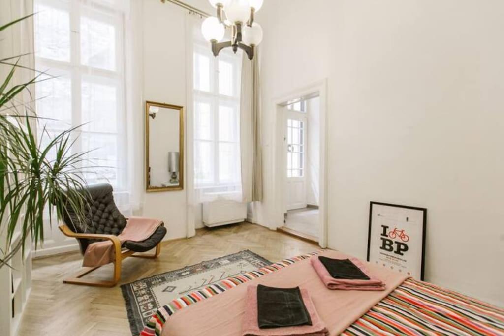 Central Apartment Kiraly Street Budapest Exteriör bild