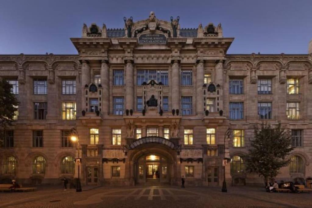Central Apartment Kiraly Street Budapest Exteriör bild